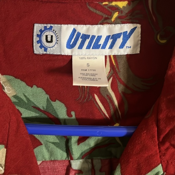 Rayon vacation Hawaiian style shirt vintage. B6 - Picture 3 of 5